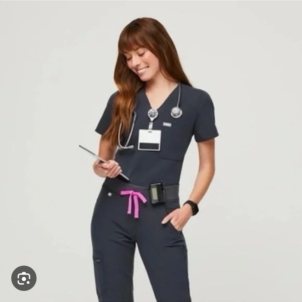 FIGS Catarina one pocket scrub top in XS, color Night Sky